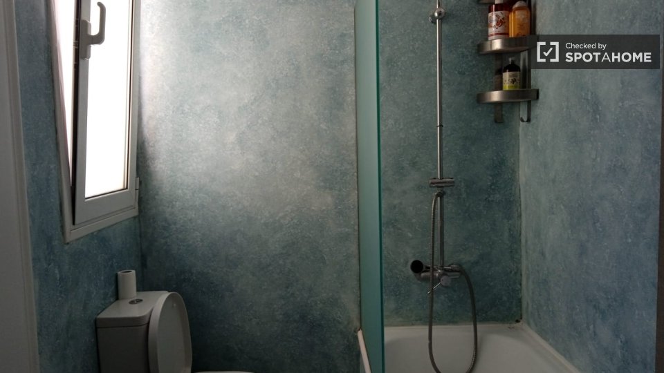 Double room Athens, 4 beds — photo 37
