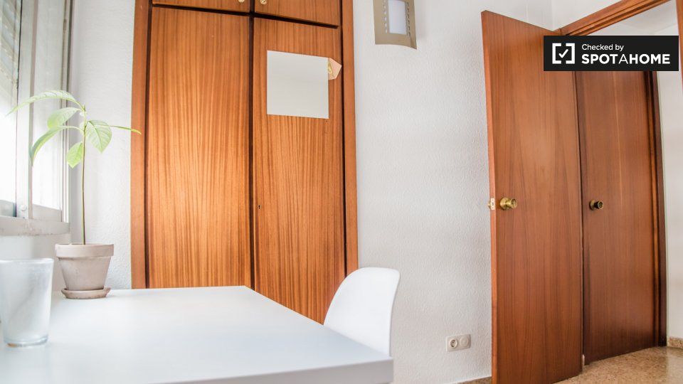 Double room Valencia, 5 beds, 160m² — photo 5