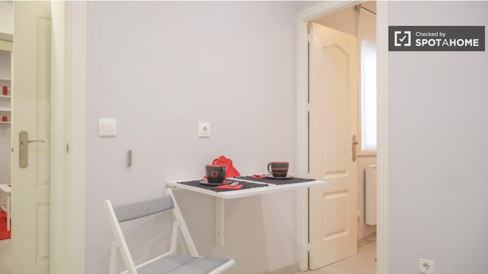 Apartment Madrid, 1 bed, 29m² — photo 2