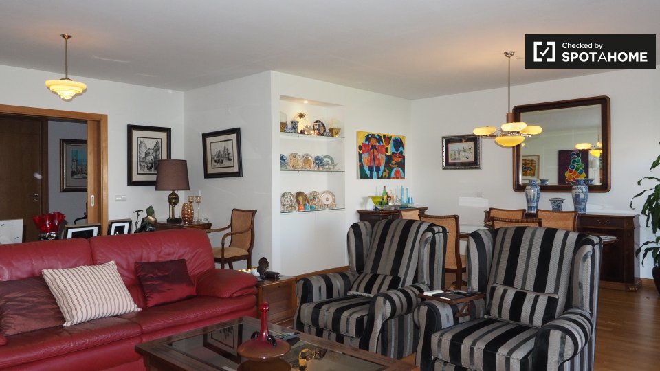 Double room Lisbon, 2 beds, 165m² — photo 14