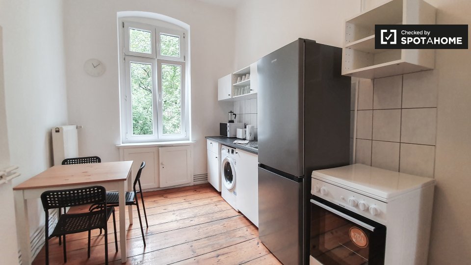 Double room Berlin, 3 beds — photo 8