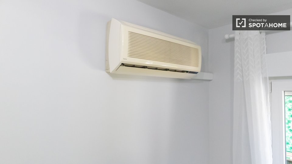 Double room Madrid, 4 beds, 75m² — photo 16