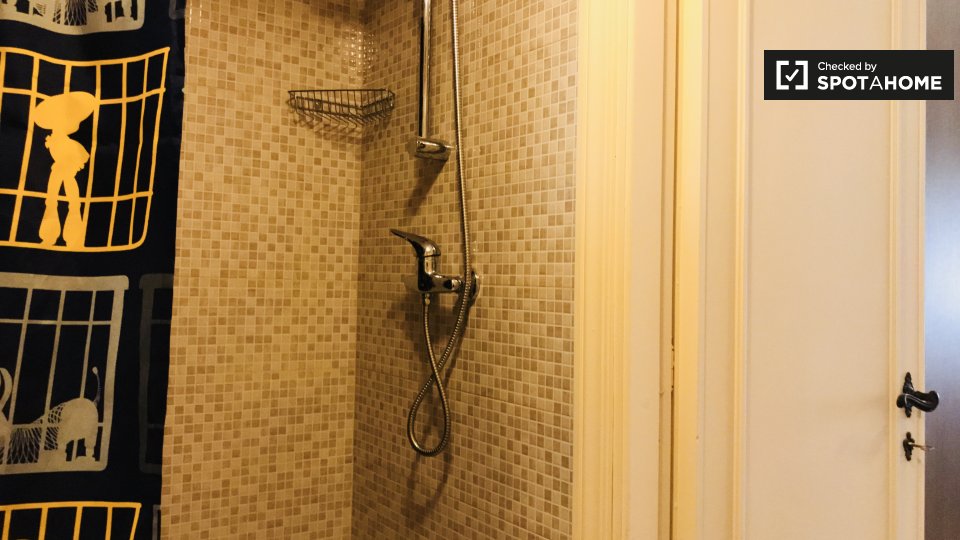 Double room Rome, 3 beds, 85m² — photo 6