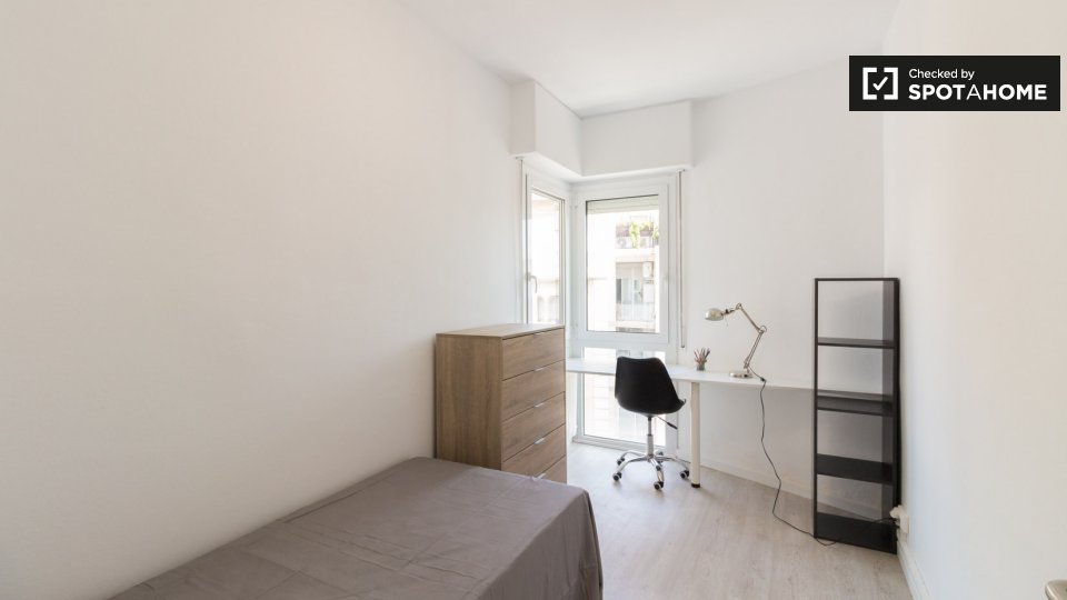 Double room Barcelona, 4 beds — photo 17