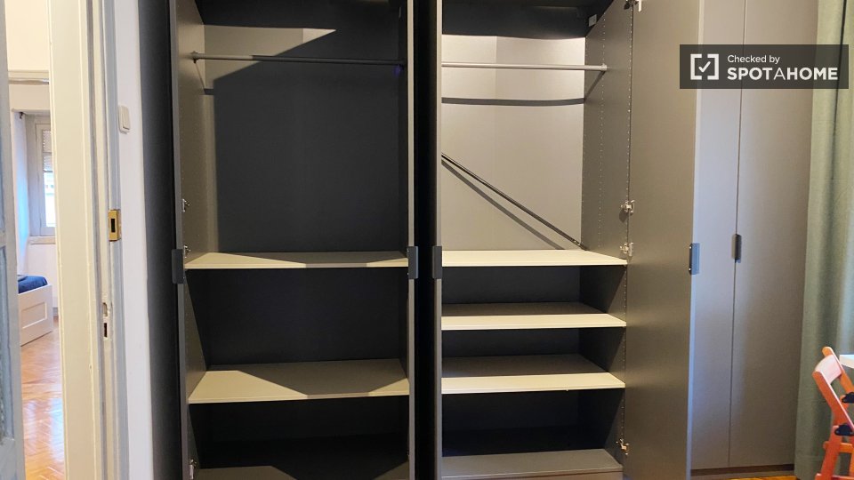 Double room Lisbon, 5 beds, 120m² — photo 49