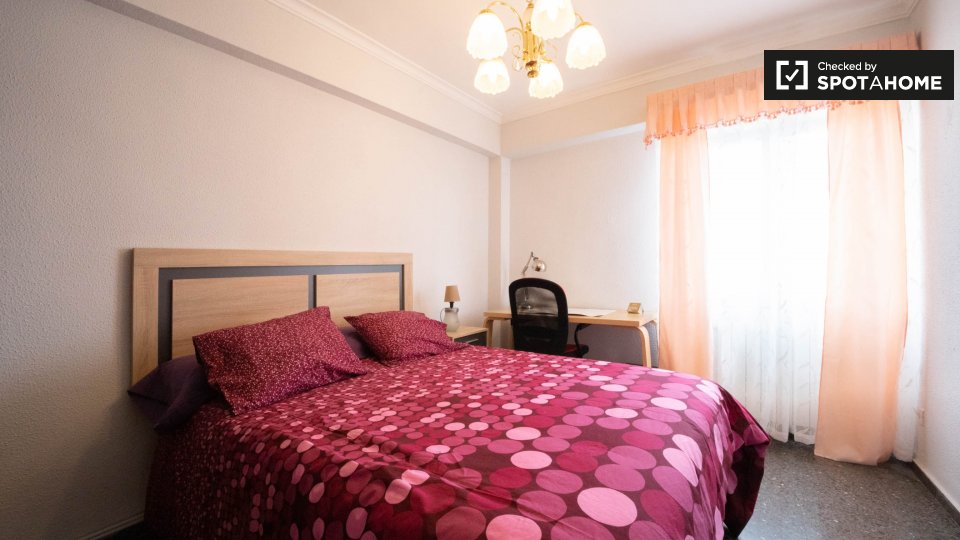 Double room Madrid, 4 beds, 86m² — photo 2