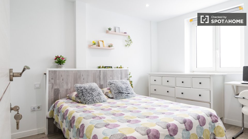 Double room Madrid, 3 beds — photo 36