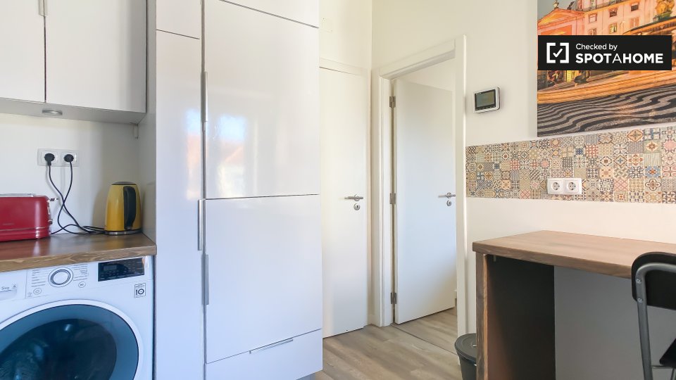 Apartment Lisbon, 2 beds — photo 18