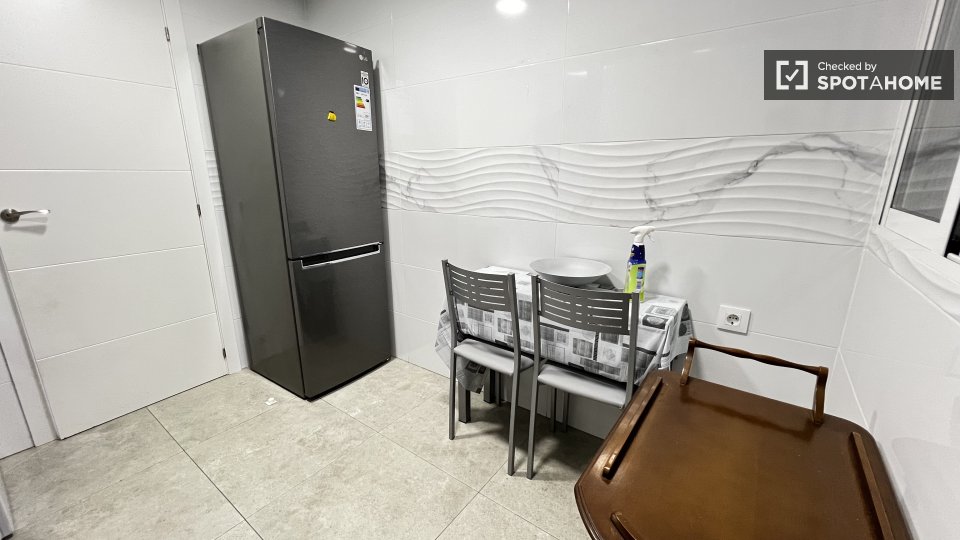 Double room Valencia, 4 beds, 90m² — photo 4
