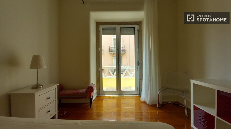 Apartment Lisbon, 3 beds, 120m² — photo 2