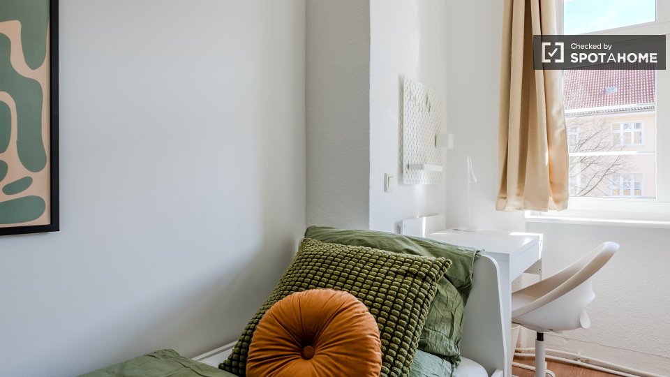 Double room Berlin, 6 beds, 82m² — photo 13