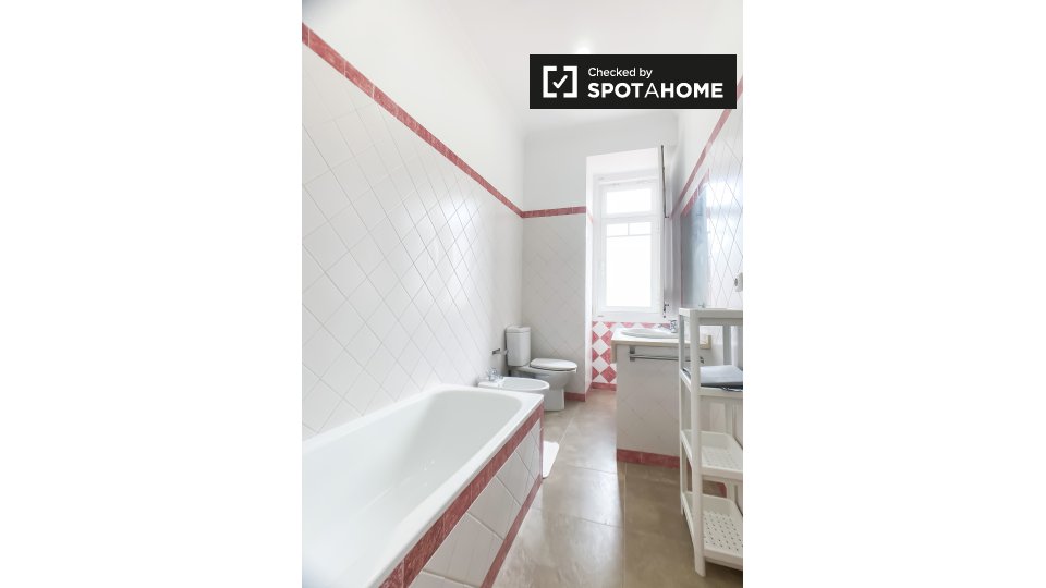 Double room Lisbon, 7 beds, 150m² — photo 3