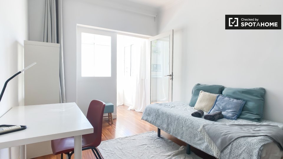 Double room Lisbon, 4 beds — photo 5