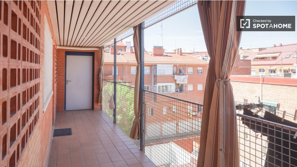 Double room Madrid, 4 beds — photo 14