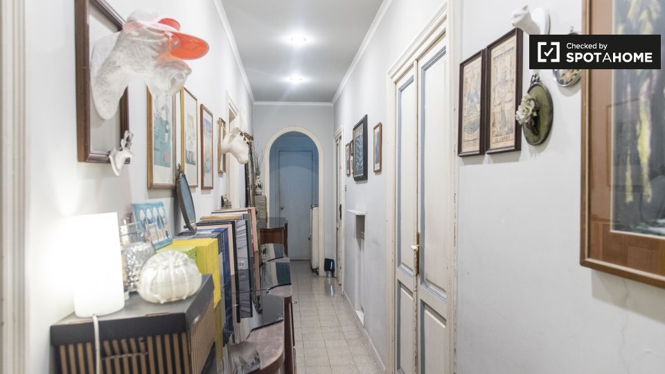 Double room Rome, 3 beds — photo 15