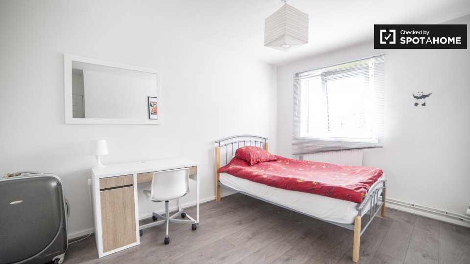 Double room London, 4 beds, 96m² — photo 1