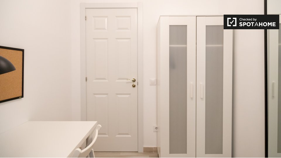 Double room Madrid, 8 beds — photo 4