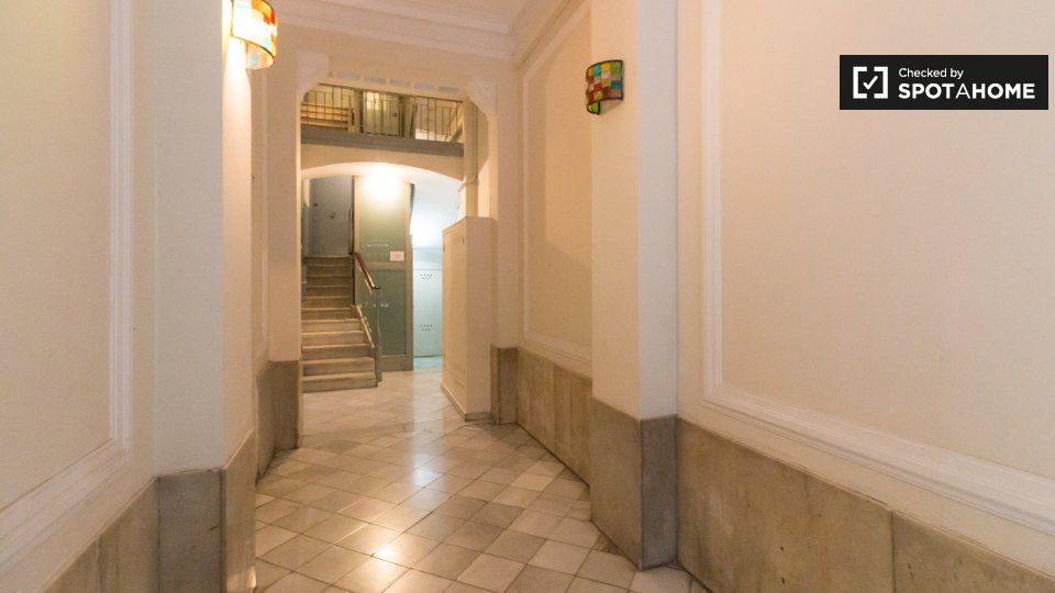 Double room Barcelona, 3 beds — photo 18