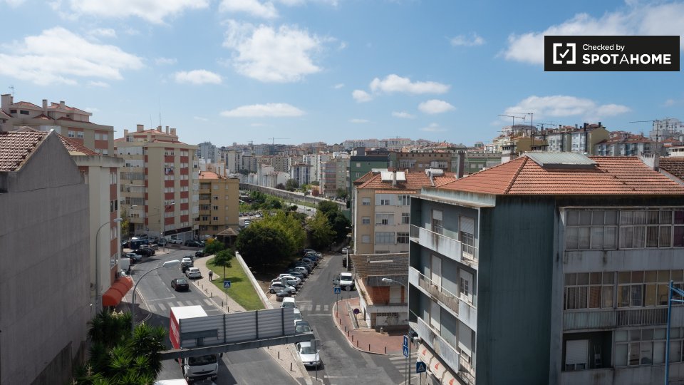 Double room Lisbon, 4 beds, 90m² — photo 9