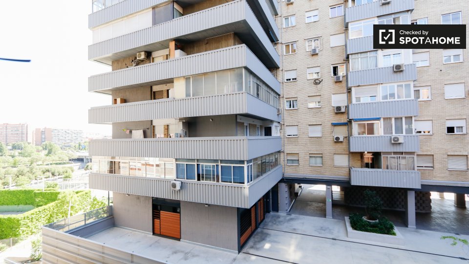 Double room Madrid, 5 beds, 125m² — photo 15