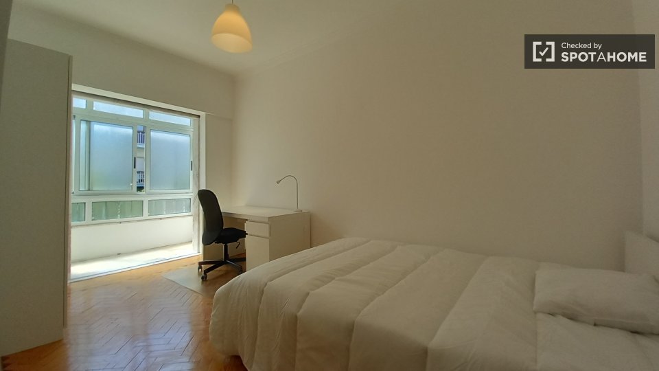 Double room Lisbon, 2 beds, 60m² — photo 3