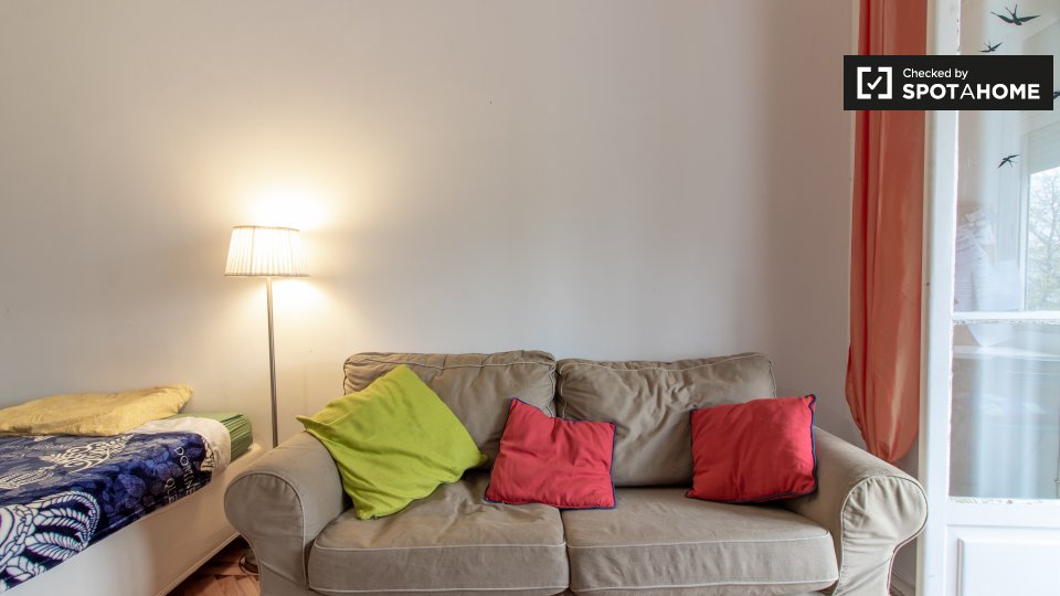Double room Lisbon, 3 beds, 75m² — photo 6