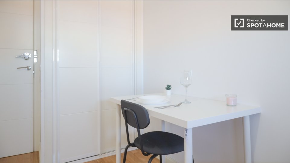 Double room Madrid, 4 beds — photo 15