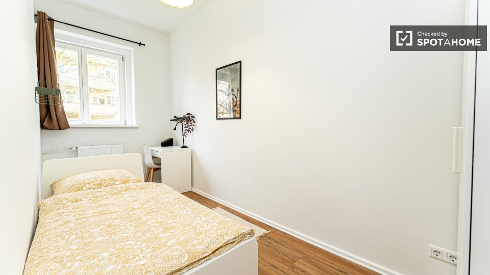 Double room Berlin, 4 beds, 68m² — photo 2