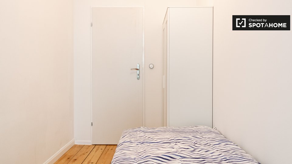 Double room Berlin, 4 beds, 68m² — photo 3