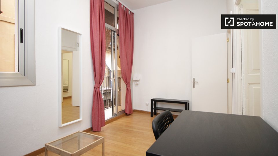 Double room Barcelona, 2 beds, 50m² — photo 9