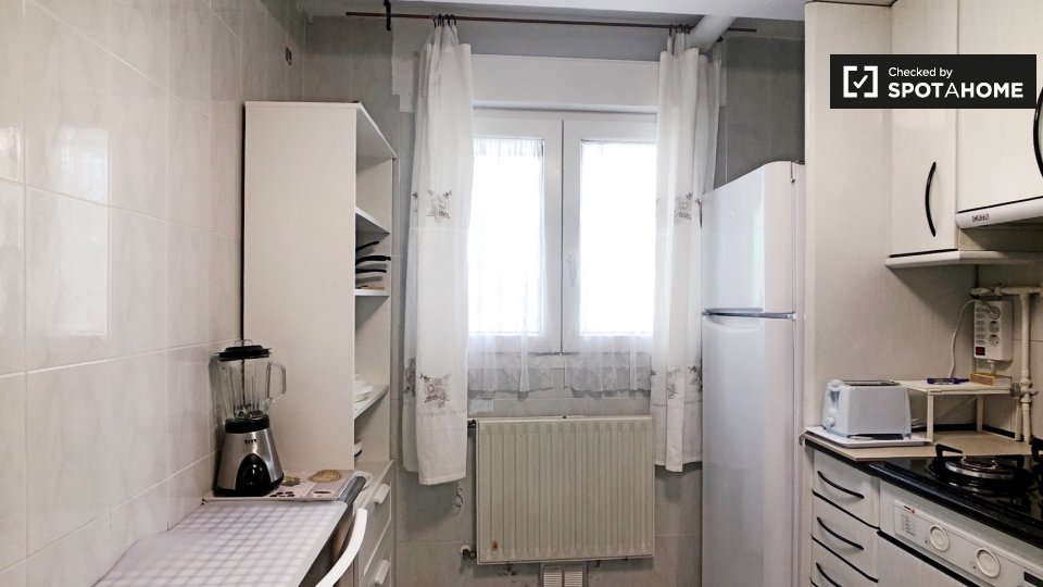 Double room Madrid, 3 beds, 160m² — photo 15
