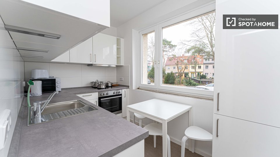 Double room Berlin, 4 beds, 66m² — photo 18