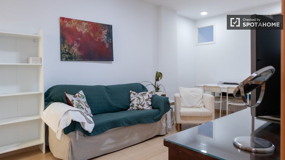 Double room Madrid, 3 beds — photo 35