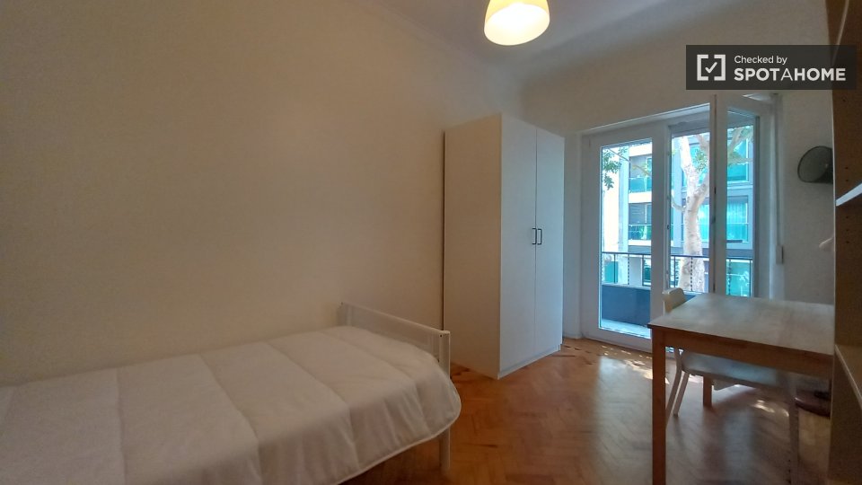 Double room Lisbon, 2 beds, 60m² — photo 16