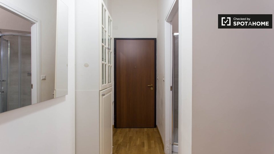 Double room Milan, 3 beds, 70m² — photo 5