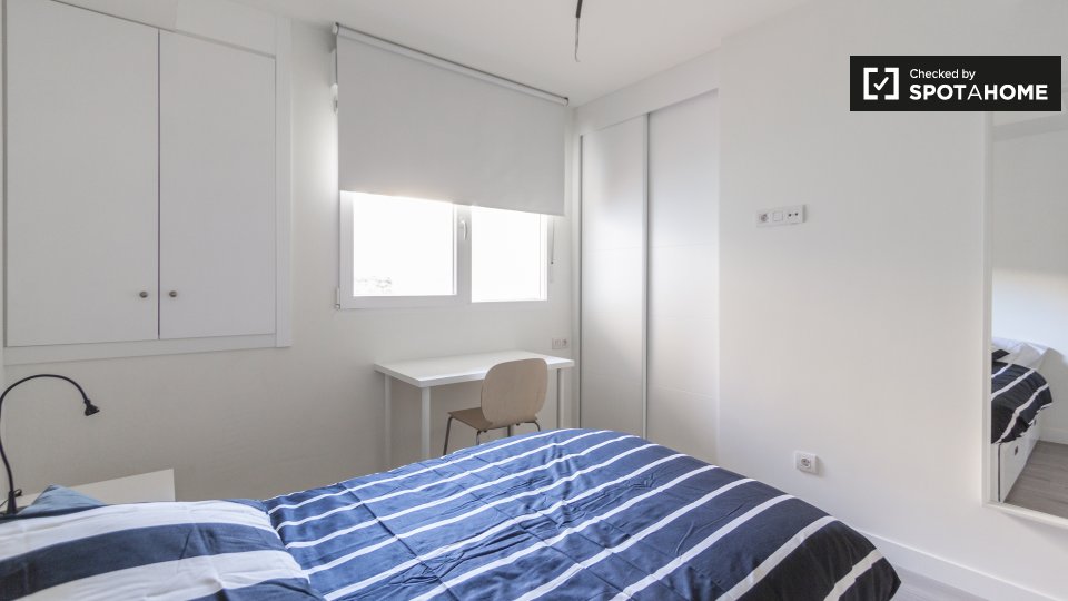Double room Madrid, 4 beds, 90m² — photo 4