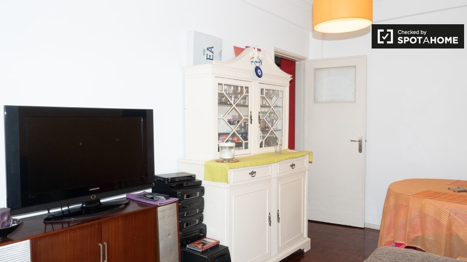 Double room Lisbon, 2 beds, 84m² — photo 14