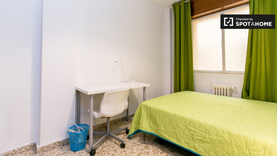Double room Granada, 5 beds, 130m² — photo 1
