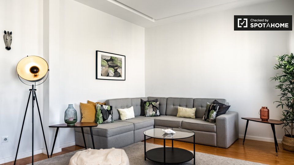Apartment Lisbon, 3 beds, 110m² — photo 2