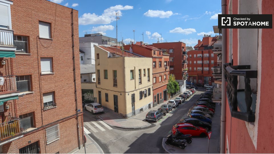 Double room Madrid, 3 beds, 79m² — photo 7