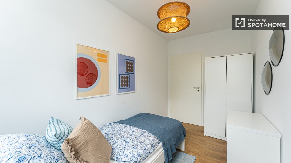 Double room Berlin, 4 beds, 65m² — photo 9