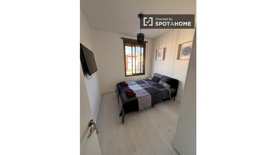 Double room Barcelona, 4 beds, 80m² — photo 21