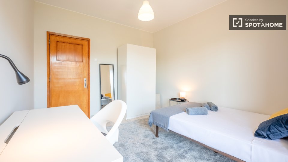 Double room Lisbon, 7 beds — photo 1
