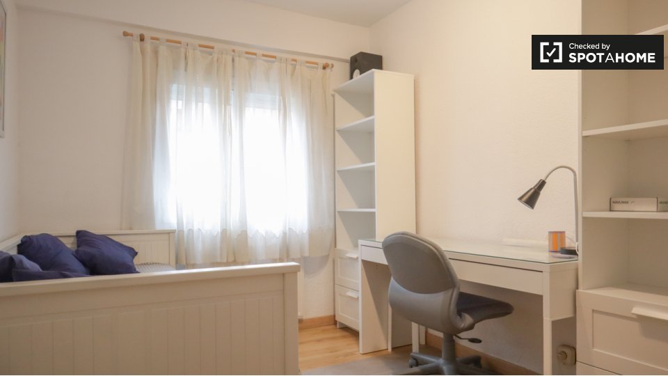 Double room Madrid, 4 beds — photo 3