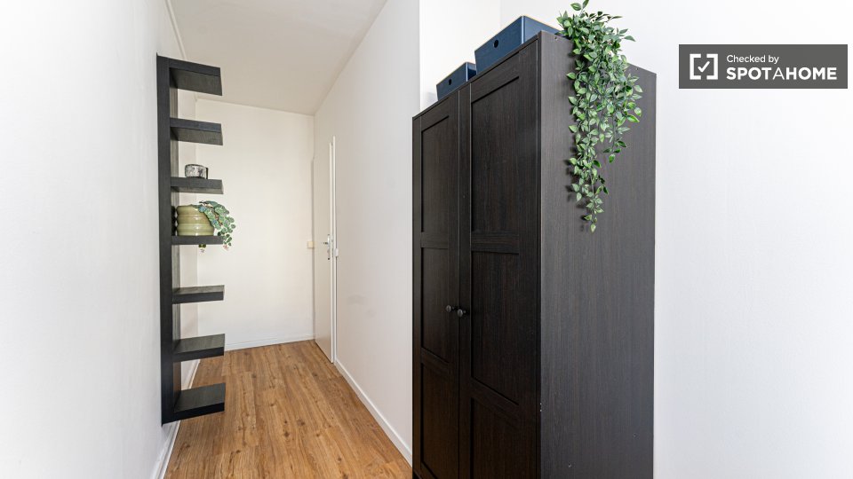 Double room Berlin, 6 beds, 88m² — photo 8