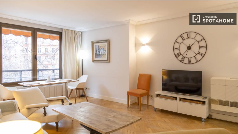 Apartamento en alquiler en Ríos Rosas, Madrid.