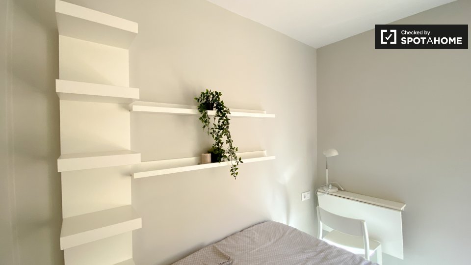 Double room Valencia, 3 beds — photo 3