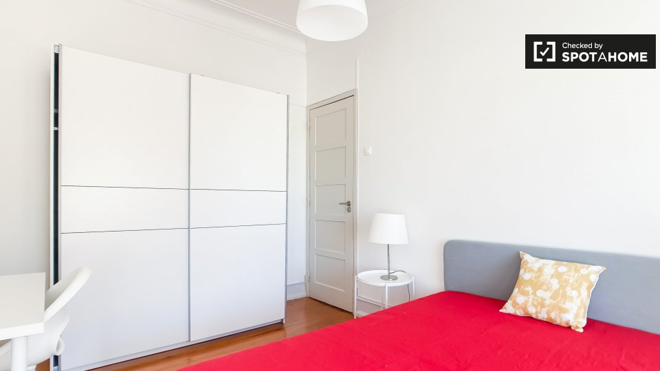 Double room Lisbon, 4 beds, 97m² — photo 1