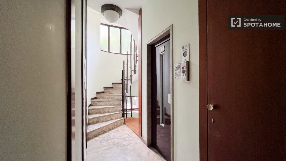 Apartment Milan, 1 bed, 65m² — photo 2