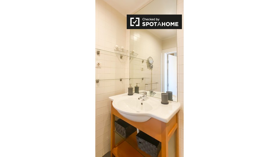 Apartment Lisbon, 2 beds — photo 16